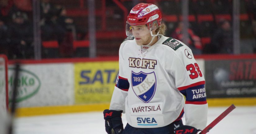 Wiljami Myllylä, hiihtäjälegenda Mika Myllylän poika, pelaa HIFK:ssa.