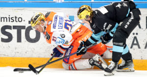 Tappara voitti jälleen Pelicansin – Ben Bloodia taklattiin rumasti