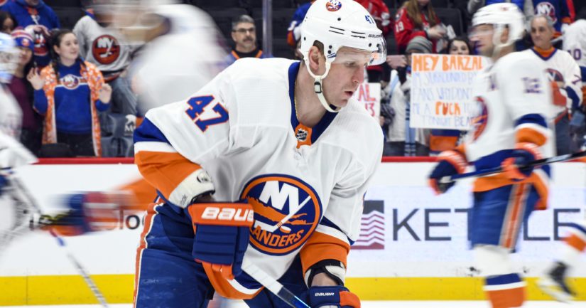Leo Komarov edustaa NHL:ssä New York Islandersia