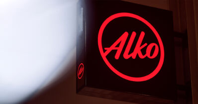 Alkoholilaki muuttuu – alkoholijuomia voi jatkossa toimittaa asiakkaille