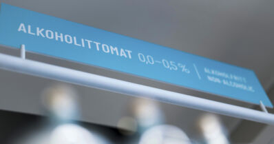 Perjantaina ostetaan vilkkaimmin alkoholittomia juomia – erityisesti Pohjanmaalla