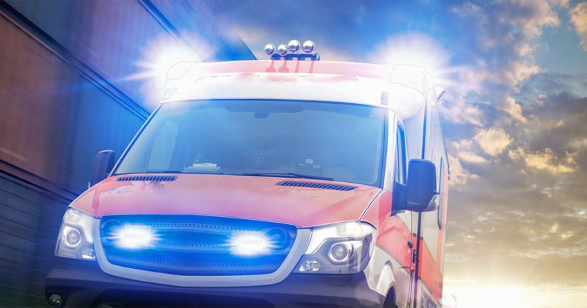 Ambulanssit joutuivat liikenneonnettomuuksiin sekä etelässä että pohjoisessa.