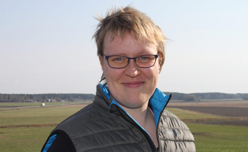 Agronomiksi kouluttautunut Anne työskentelee tilanhoidon lisäksi myös Pro Agrian ruokintasuunnittelijana. – Tämä on hyvä ja toimiva yhtälö, sillä tiloilla kiertäminen pitää aistit kirkkaina ja on muutenkin hyvin opettavaista.