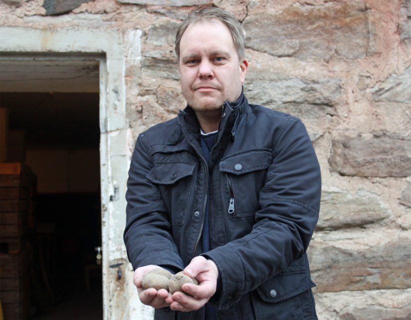 Uusitalon tilan päätuotantosuunnaksi on valikoitunut tärkkelysperunan viljely. – Peruna on minun kohdallani työvoitto, sillä alussa en tiennyt tämän viljelyksestä yhtään mitään, Antti sanoo naureskellen.