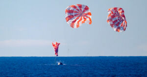 Kuulento astronautteineen saapui onnellisesti takaisin Maahan – ”Mikä matka!”