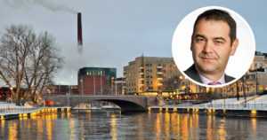 Poliisi tutkii demaripomon toimien laillisuutta – Tampereella junaillaan erikoisia tonttikauppoja