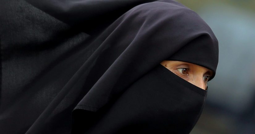 Poliisi ei voi velvoittaa Isis-vaimoja saapumaan kuultavaksi ilman nostettua esitutkintaa.