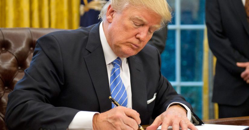 Yhdysvaltain presidentti Donald Trump on allekirjoittanut määräyksen matkustusrajoituksista Euroopasta.