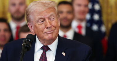 Donald Trump sai Nobelin rauhanpalkinnon – oikea voittaja lahjoitti saamansa mitalin USA:n presidentille