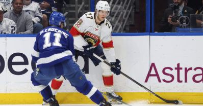 Suomalaiset olivat illan tehomiehiä – Florida Panthers pudotuspeleistä vakuuttavasti jatkoon