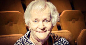 Näyttelijä Eila Roine on kuollut – teatterineuvos jäi myös lasten muistoihin Pikku Kakkosesta