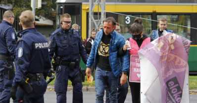 Poliisi toteaa mielenosoittajien toimineen vastoin sovittua – ”Annettiin blokata liikennettä parin tunnin ajan”