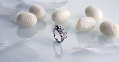 Vuoden kaunein sormus valittiin – voiton vei valkokultainen timanttisormus Eva