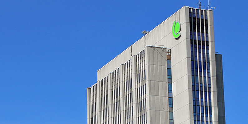 Fortumin pääkonttorissa uskotaan kaupan olevan tuottoisa yhtiölle, mutta sen moraalista on esitetty kritiikkiä.