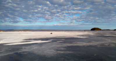 Jään paksuus vaihtelee petollisesti koko maassa – viisi senttiä teräsjäätä kantaa yhden ihmisen