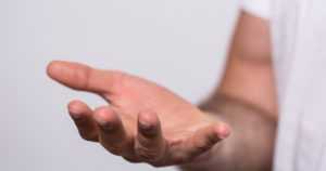 Seksuaalista ahdistelua vai ei – naisasiakas syyttää, hieroja kiistää