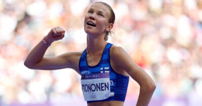 Universiadit päättyivät suomalaisjuhliin – Ilona Mononen tyylitteli estemestaruuteen