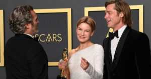 Joaquin Phoenix ja Renée Zellweger saivat Oscar-palkinnot – gaalan yllättäjä tuli Etelä-Koreasta