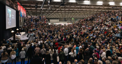 Helsingin Kirjamessut teki kävijäennätyksen – Halla-aho torjuttiin kahdelta muulta kirjafestivaalilta