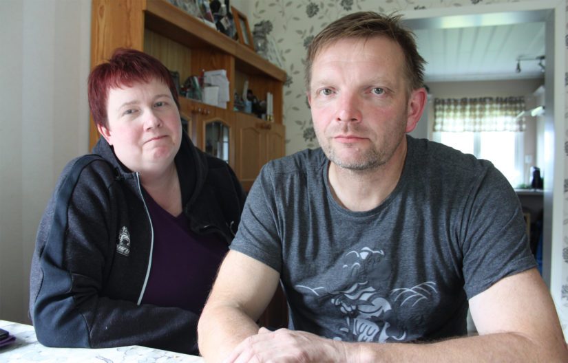 Nykäsen tilalla on jouduttu vastoinkäymisten takia tekemään jopa pieniä tilapäisratkaisuja. Esimerkiksi Kirsi-emäntä käy tällä hetkellä tilan ulkopuolella töissä.