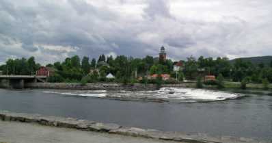 Mies surmasi ihmisiä jousiaseella Norjassa – poliisi on ottanut 37-vuotiaan tanskalaisen kiinni