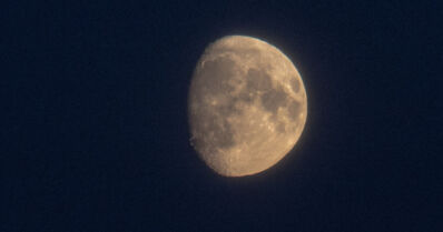 Täydellinen kuunpimennys osuu viikonloppuun – tapahtuu pian auringonlaskun jälkeen