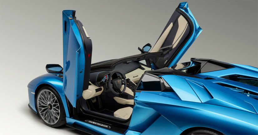 Digipuolella tarjolla on ohjelmoitava virtuaalinen mittaristo ja Applen älypuhelimen auton tietoviihdejärjestelmään liittävä CarPlay.
