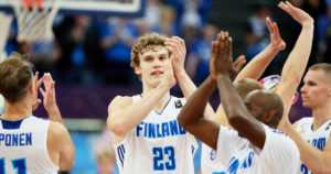 Susijengi ilotteli lohkokakkosena MM-jatkokarsintoihin – Lauri Markkanen johti ilotulitusta