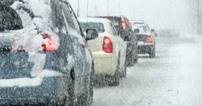 Lumipyry aiheutti kymmeniä liikenneonnettomuuksia – suuri osa peräänajoja