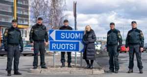 Rajaliikennettä avataan, sillä jokaisella on oikeus lähteä Suomesta – taustalla kantelu oikeuskanslerille