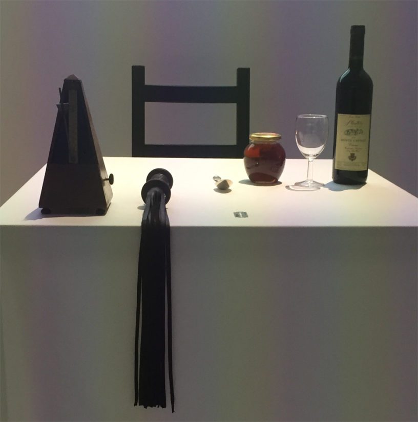 Tämä Marina Abramovicin asetelma puhutteli niin kulttuuri- kuin ruokamatkaajaakin.