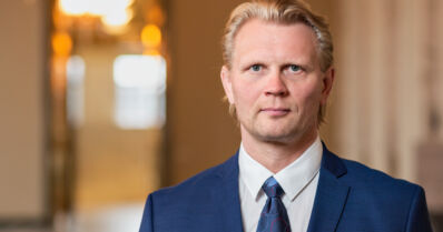 SDP:n mieskansanedustajat ahdistelukohun keskellä – ”Olen käyttäytynyt asiattomasti”