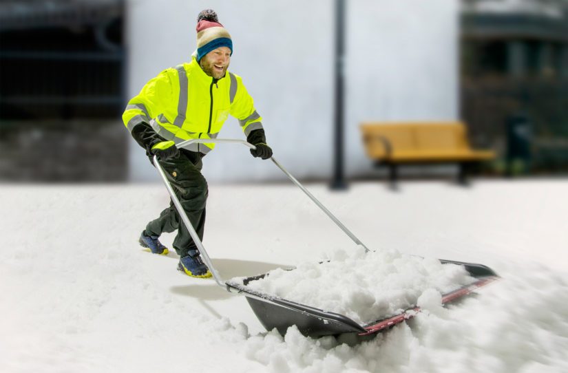 Masi Iso Talkkari -lumikolalla siirtyy isompikin lumikuorma kerralla.