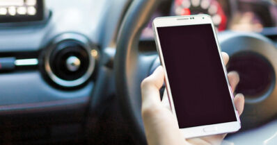 Poliisille ilmoitettiin useista päihtyneistä kuljettajista – monet olivat tuijottaneet puhelinta ajaessaan