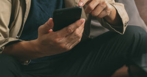 WhatsApp-viestit veivät käräjille – mies kuvasi nukkuvaa naista, nainen kiristi rikosilmoituksella raiskauksesta