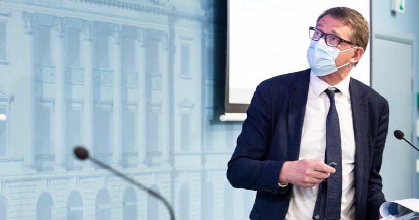 Kuva Laura Kotila/ Valtioneuvoston kanslia Lisätalousarvion menolisäykset esitteli valtiovarainministerin paikalta väistyvä Matti Vanhanen.