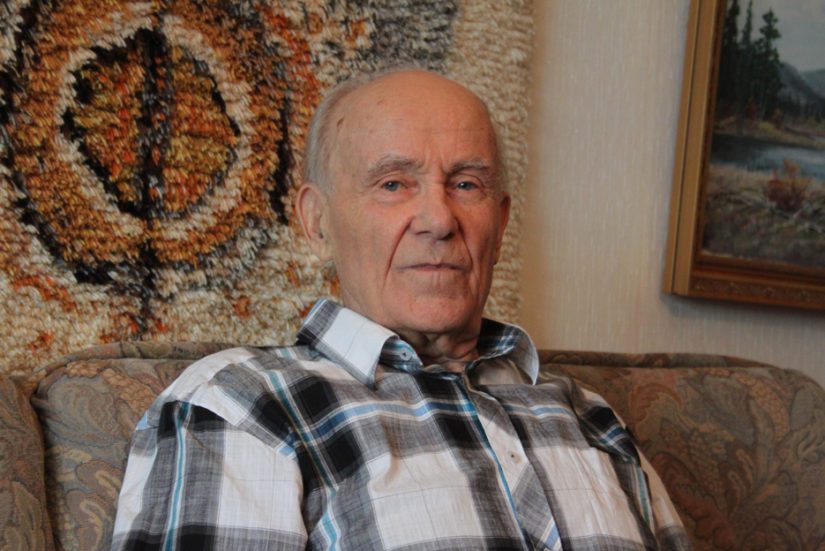 Vaikka veteraani kohtasi myös rintamalla kuolemaa, Mikko Iso-Alho sanoo läheistensä kuoleman olevan edelleen arka paikka. – Vaimoni kuolemasta on jo yli 20 vuotta, mutta tyttäreni vasta muutama vuosi. Oman lapsen hautaan saattaminen oli elämäni vaikein tehtävä.