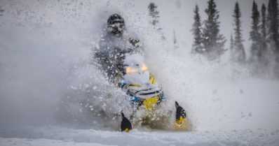 Moottorikelkkailija kuoli onnettomuudessa Lapissa – puuhun törmännyt menehtyi vammoihinsa
