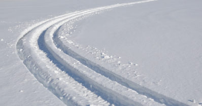 Mies ajoi moottorikelkalla sulaan – sukeltaja löysi vainajan joen alavirrasta