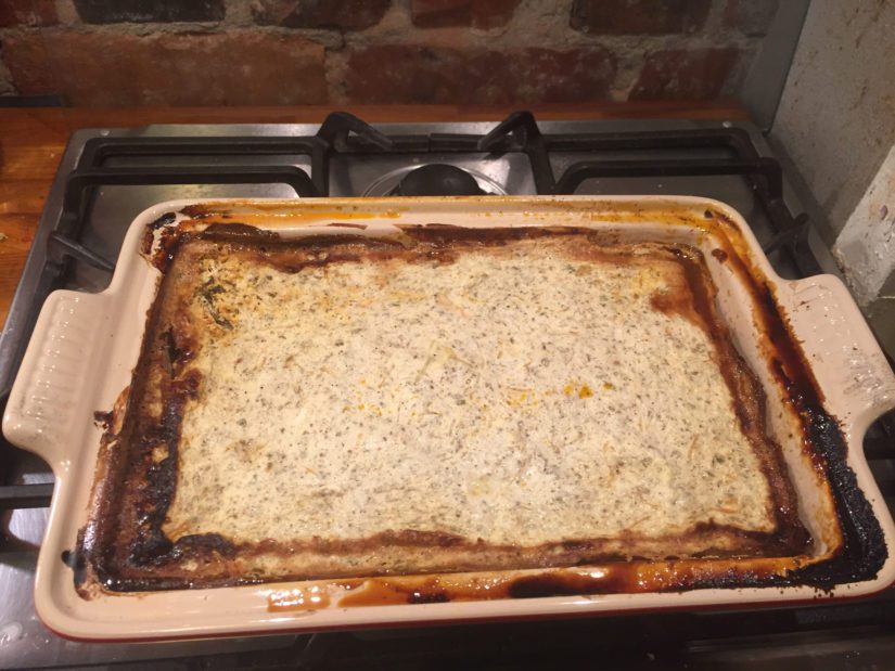 Tämä paistos kypsyi kannen alla eikä siksi ole kovinkaan kärventynyt.