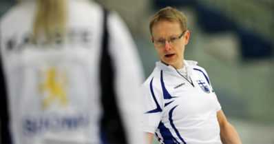 Suomi aloitti olympialaiset paricurlingilla – isäntämaa oli avausottelussa vahvempi