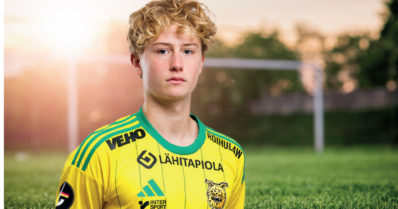 Teinisensaatio tykitti HJK:n kumoon – jalkapallokausi avattiin värikkäästi