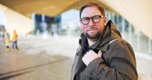 Kohupoliitikko Paavo Arhinmäki jälleen kyseenalaisissa otsikoissa