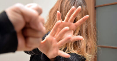 Tilastokeskuksen tylyt luvut – pahoinpitelyjen määrä nousi ennätystasolle