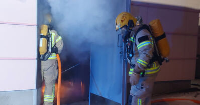 Ilotulitteet työllistivät uudenvuoden juhlinnassa pelastusta – pahoinpitelyt poliisia