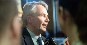 Pekka Haavisto nauttii eduskunnan luottamusta – hallituspuolueista vastaan äänesti yksi keskustan kansanedustaja