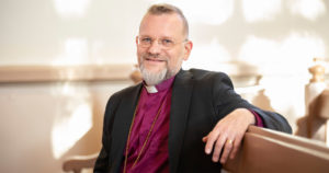 Piispa juhlajumalanpalveluksessa – ”Rauha ja oikeudenmukaisuus ovat hauraita ja silti tavoittelemisen arvoisia”