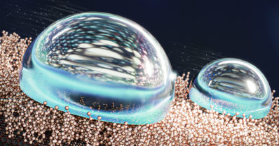 Pisaroita hylkivä materiaali rikkoi ennätykset – tutkijat loivat pinnoitteen, joka on vedelle kaikkein liukkain