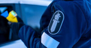 Tuplarattijuoppo ajoi ojaan – keski-ikäisen miehen ilta jatkui poliisivankilassa