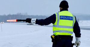 Kaksi ulkomaalaisseuruetta ajoi Lapissa nokkakolarin – ajoneuvoissa oli yhteensä 13 henkilöä